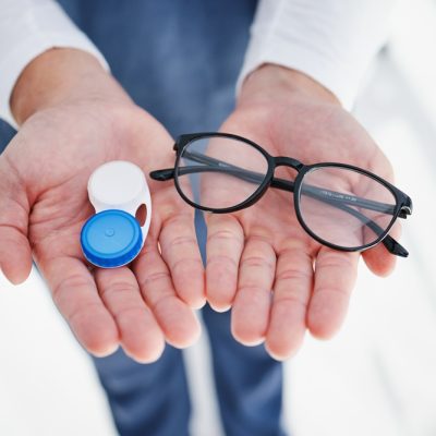 okulary i soczewki kontaktowe na zmianę